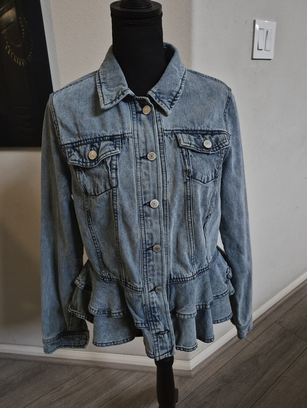 ASHLEY-VINTAGE CHARM Light Wash Denim Peplum Jacket - Women Size Medium.
